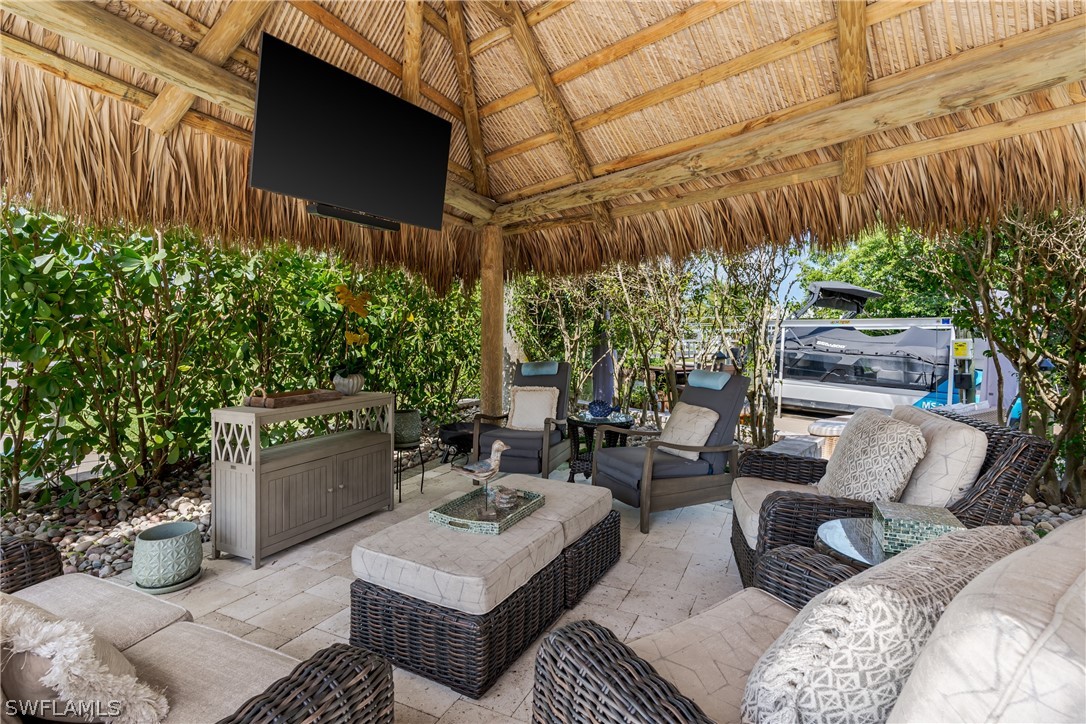 Waterfront Home for Sale in Naples, photo 18