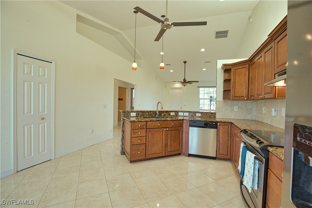 3 Bed SingleFamilyResidence for Sale in Deep Creek, FL — photo 18
