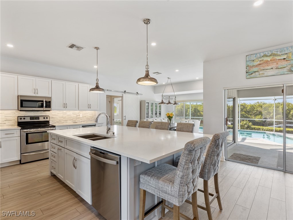 3 Bed Pool Home for Sale in Palm Acres, photo 18