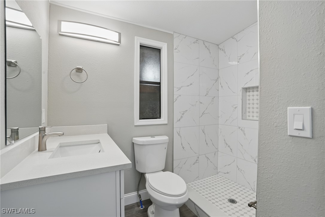 2 Bed ManufacturedHome for Sale in Naples, FL, $199,000 — photo 18