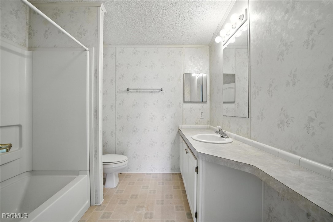 2 Bed ManufacturedHome for Sale in Fort Myers, FL, $89,000 — photo 18