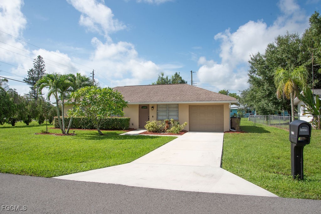 3 Bed SingleFamilyResidence for Sale in Fort Myers, photo 18