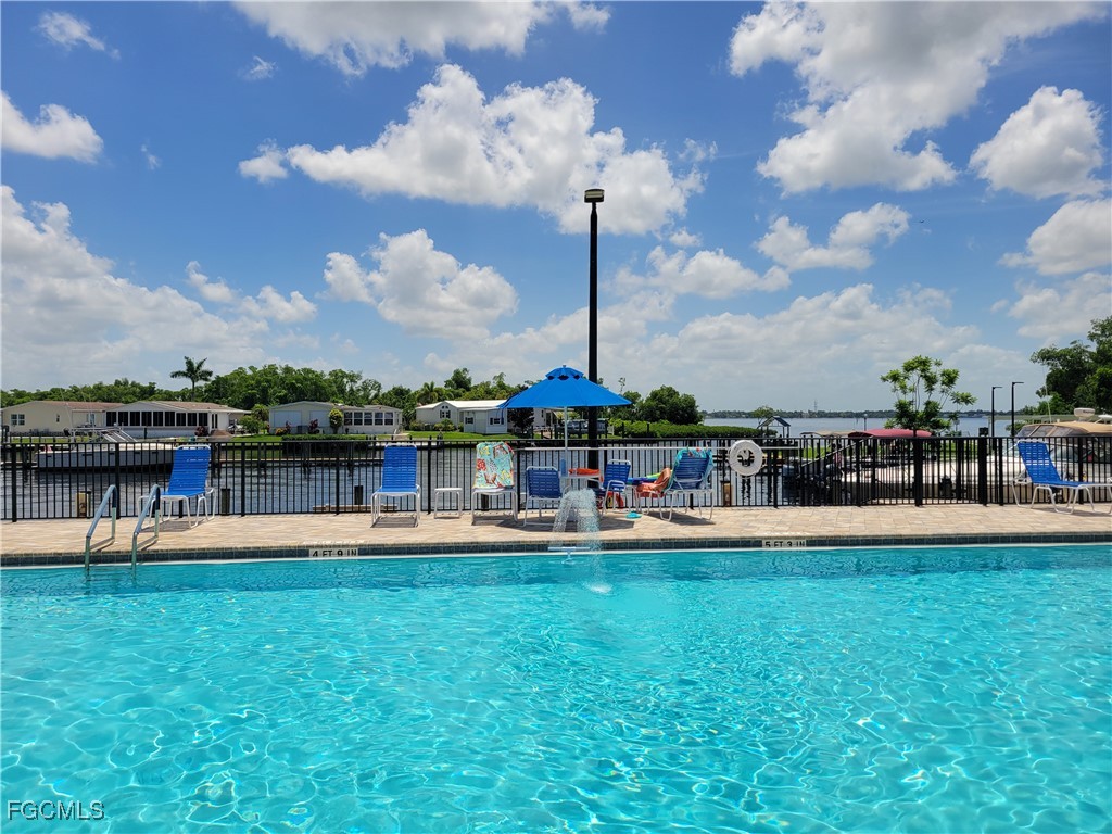 2 Bed ManufacturedHome for Sale in Old Bridge Village, FL — photo 18
