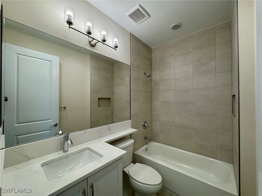 3 Bed SingleFamilyResidence for Sale in Valencia Harbor, FL — photo 18