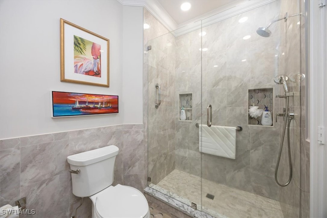 2 Bed Condominium for Sale in Naples, photo 18