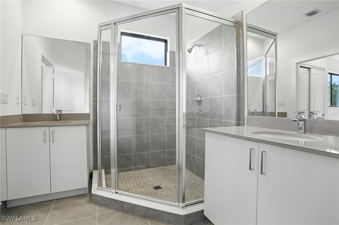 3 Bed SingleFamilyResidence for Sale in Silverwood, FL — photo 18