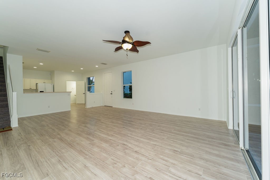 3 Bed Townhouse for Sale in Lakewood Village, photo 18
