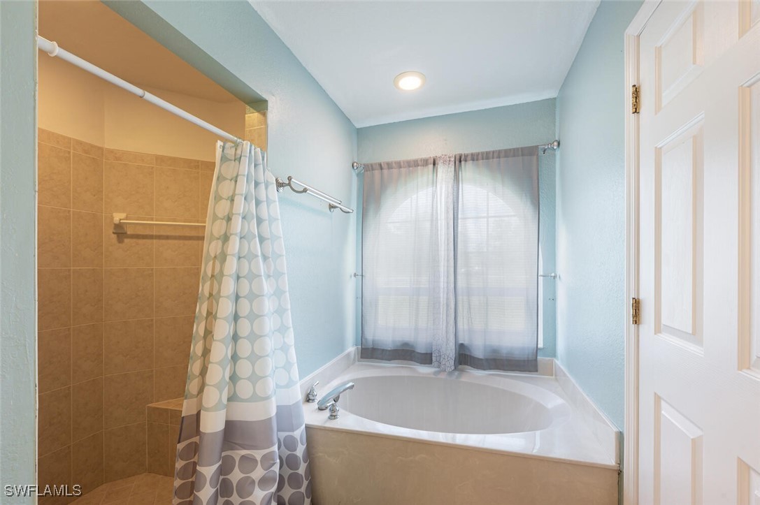 3 Bed SingleFamilyResidence for Sale in Naples, photo 18