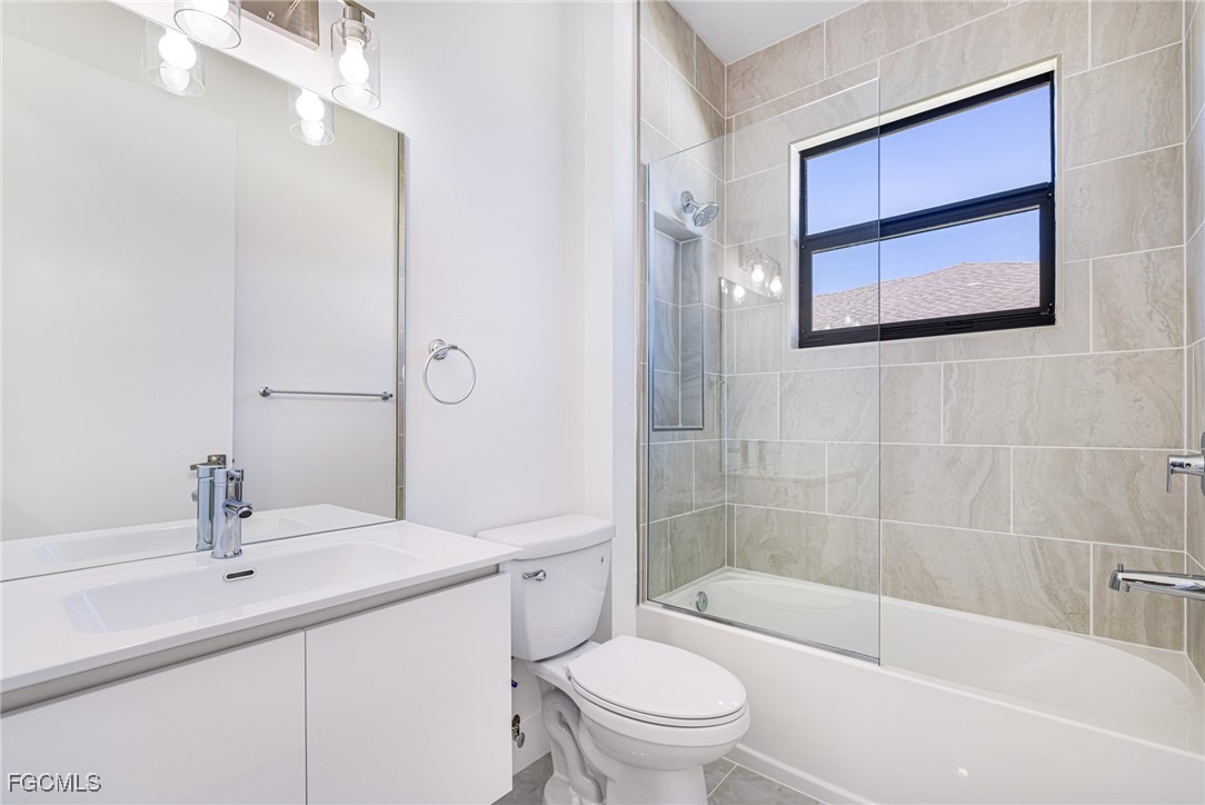 4 Bed SingleFamilyResidence for Sale in Cape Coral, photo 18