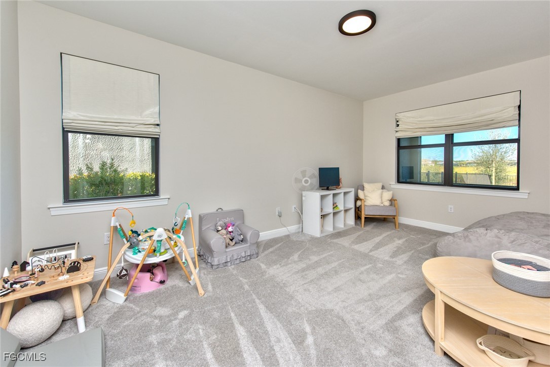 4 Bed SingleFamilyResidence for Sale in Estero, photo 18