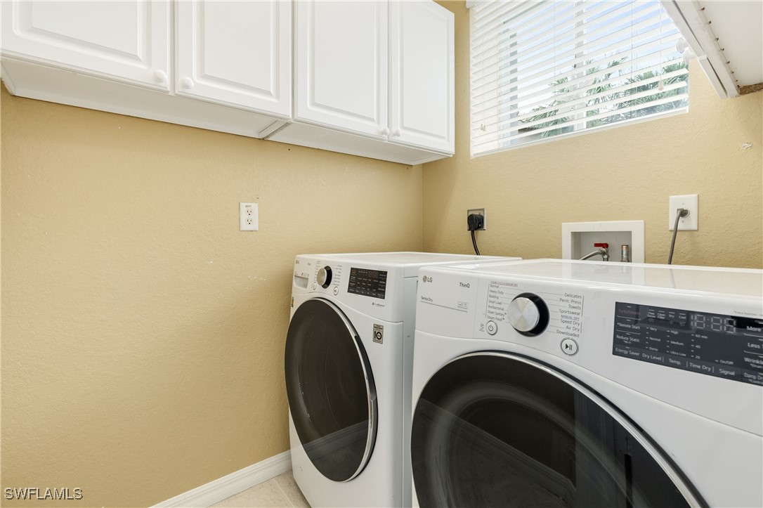 3 Bed Townhouse for Sale in Colonnade At Forum, FL, $299,999 — photo 18