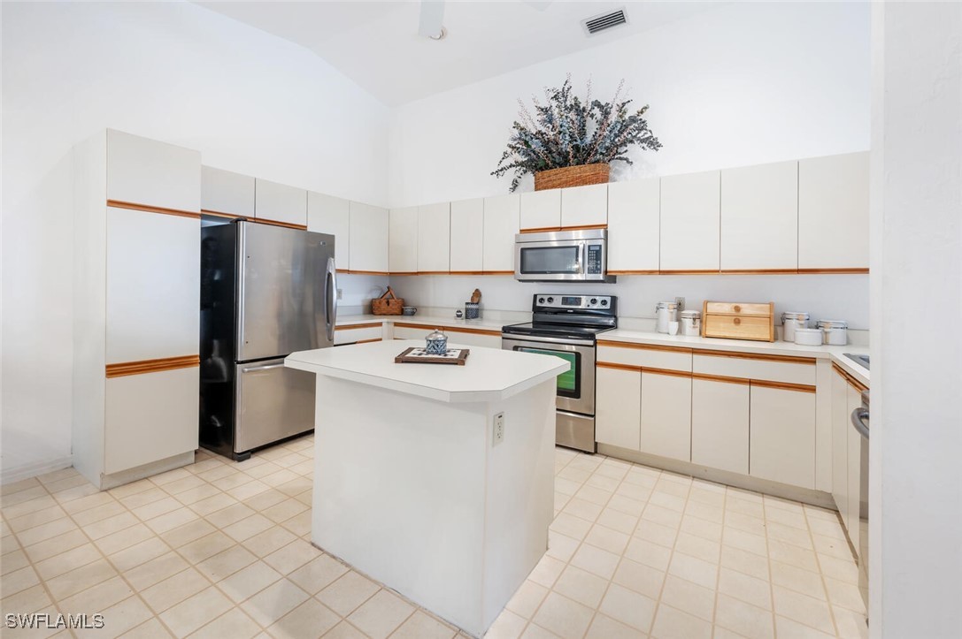 3 Bed Condominium for Sale in Tamarynd Place, photo 18