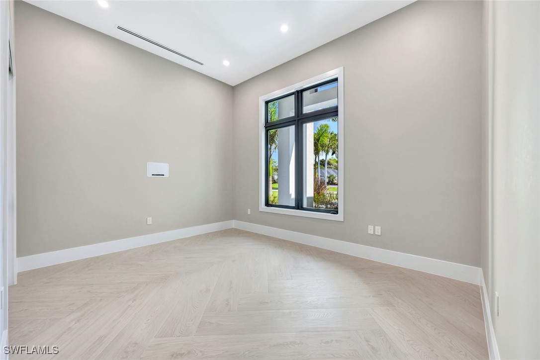 5 Bed Pool Home for Sale in Four Seasons, photo 18