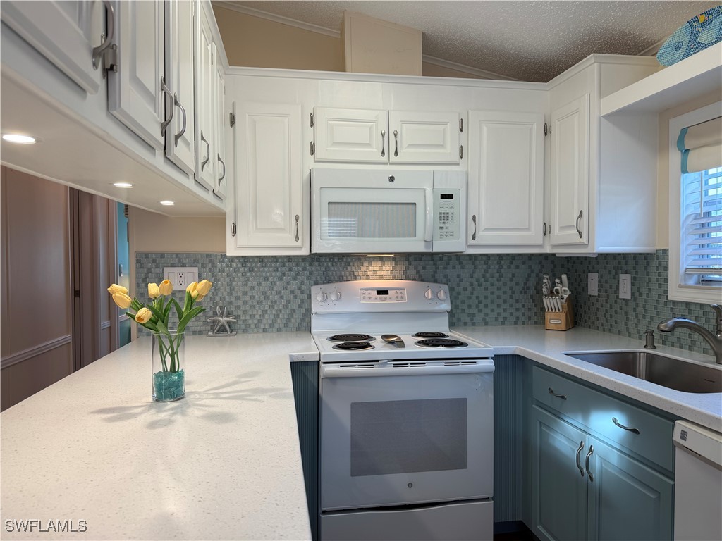 1 Bed ManufacturedHome for Sale in Naples, FL, $179,000 — photo 18