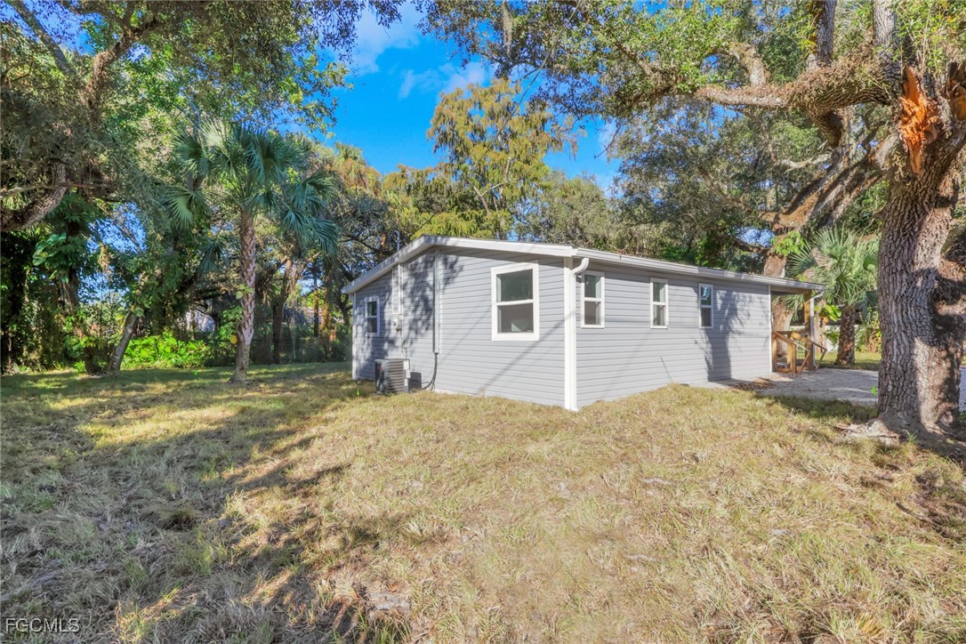 3 Bed SingleFamilyResidence for Sale in Buckingham, FL — photo 18