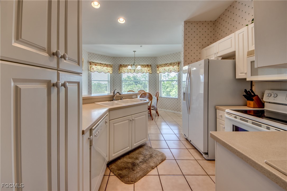 2 Bed Pool Home for Sale in Banyan Trace, FL, $199,500 — photo 18
