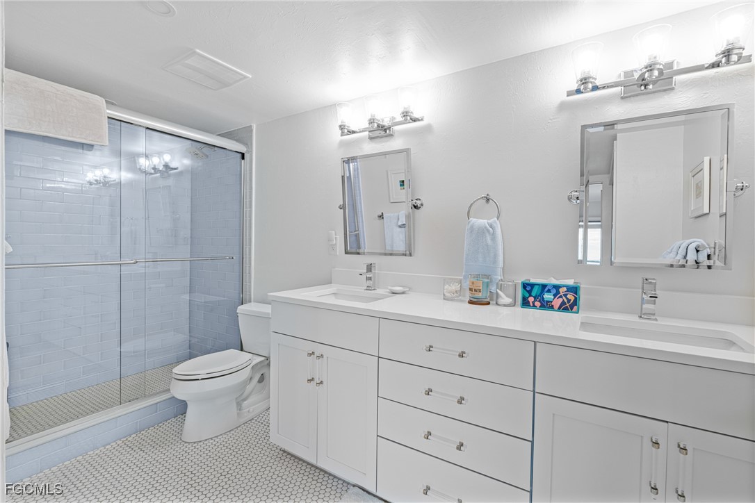 2 Bed Waterfront Home for Sale in Sanibel, photo 18