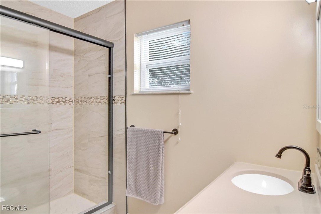 2 Bed SingleFamilyResidence for Sale in Port Charlotte, photo 18