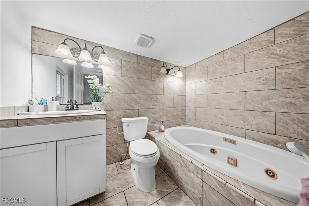 3 Bed ManufacturedHome for Sale in Suncoast Estate, FL — photo 18
