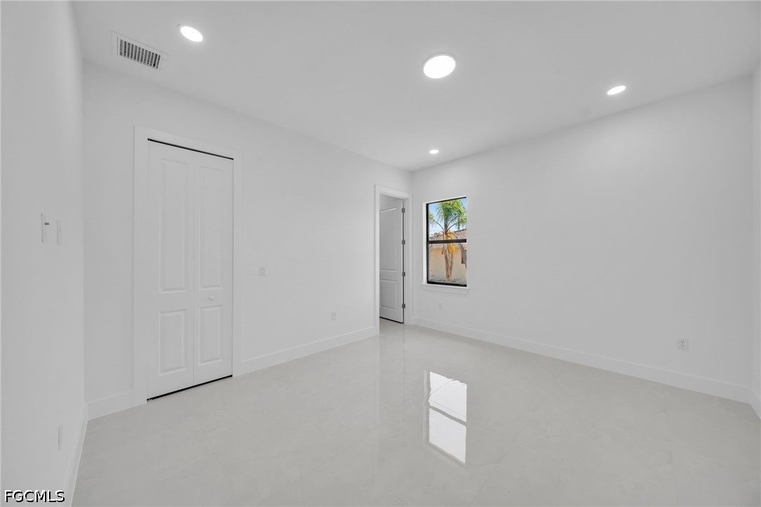 3 Bed SingleFamilyResidence for Sale in Lehigh Acres, photo 18