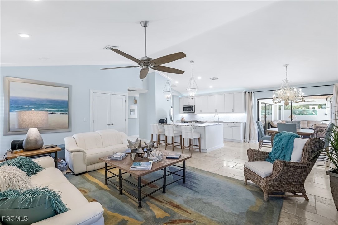 3 Bed Pool Home for Sale in Palm Acres, photo 18