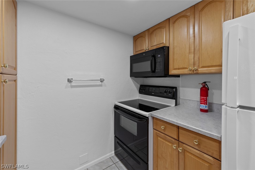 2 Bed Waterfront Home for Sale in Fort Myers, FL, $139,000 — photo 18