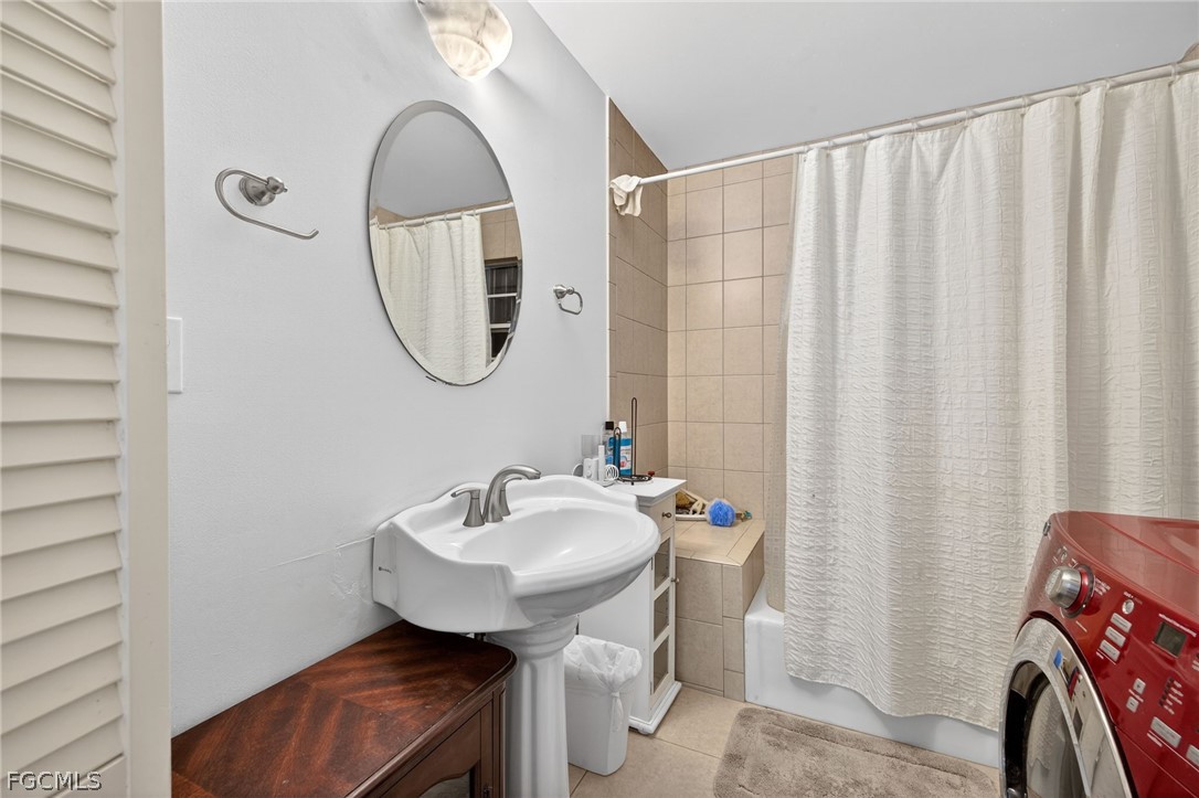 2 Bed SingleFamilyResidence for Sale in Fort Myers, FL — photo 18