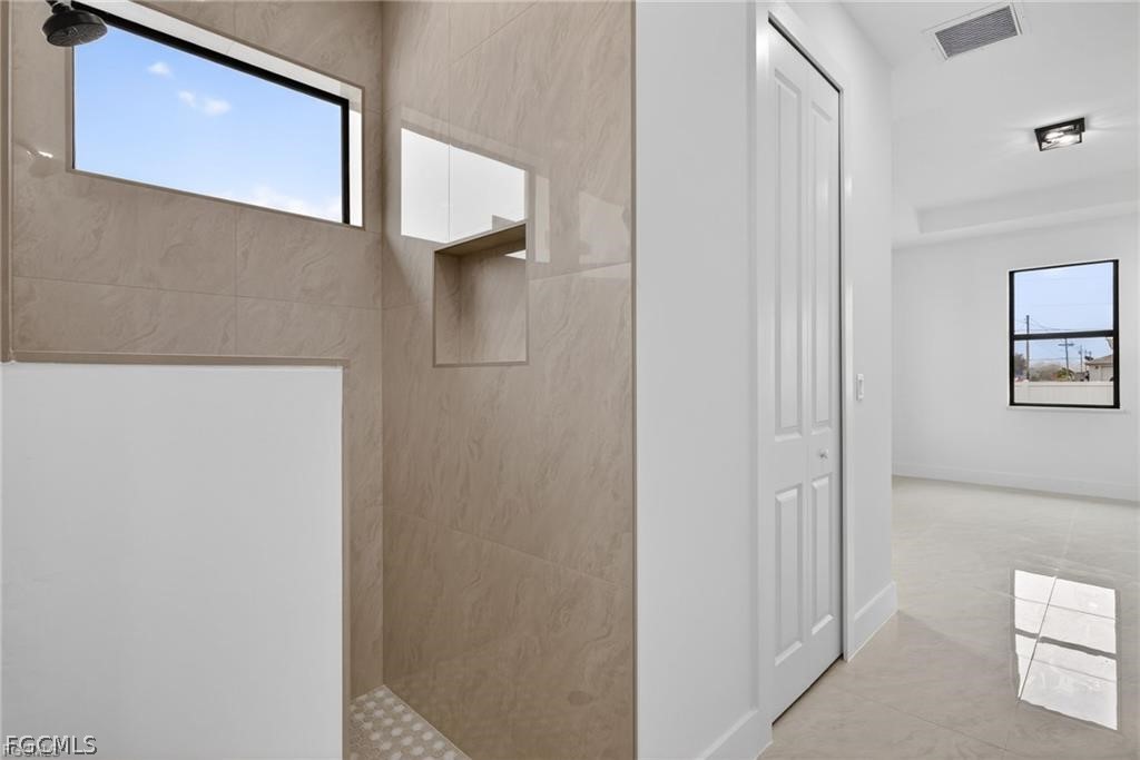 3 Bed SingleFamilyResidence for Sale in Lehigh Acres, photo 18