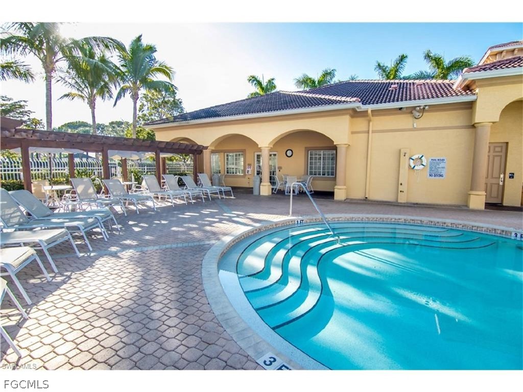 2 Bed Waterfront Home for Sale in Fort Myers, photo 18