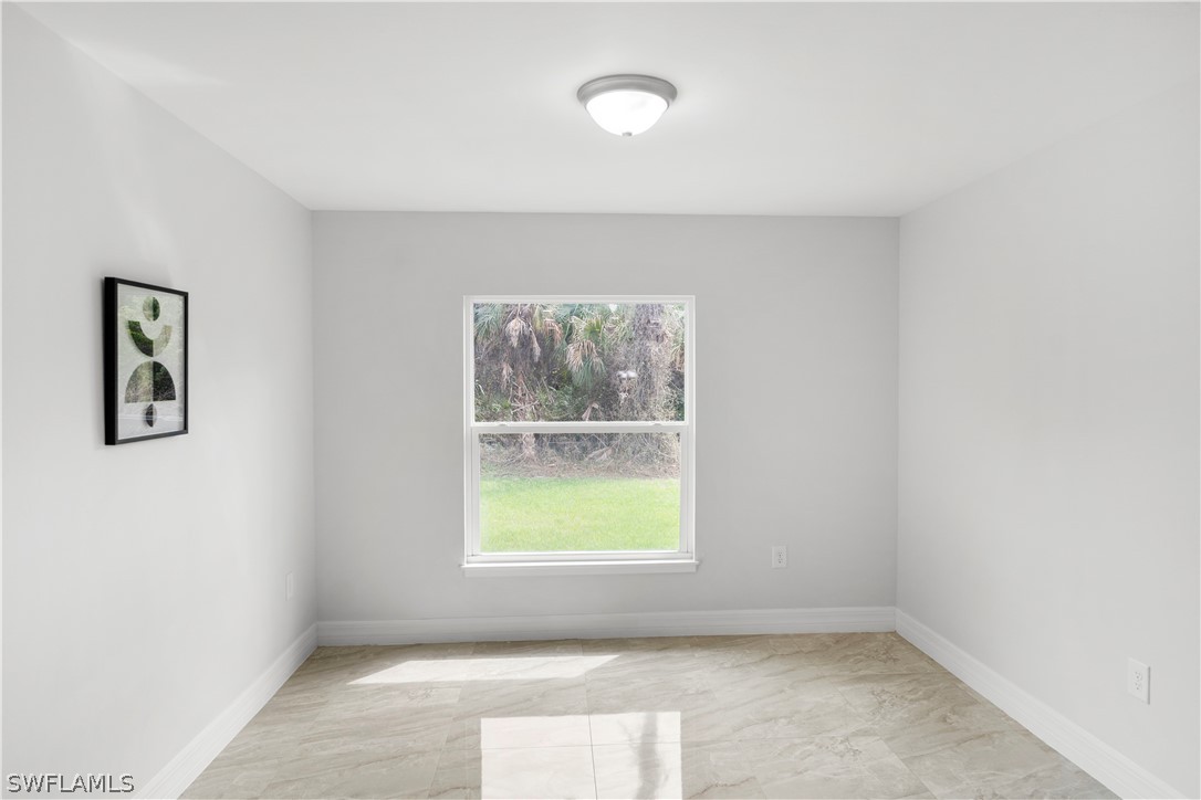 3 Bed SingleFamilyResidence for Sale in Lehigh Acres, photo 18