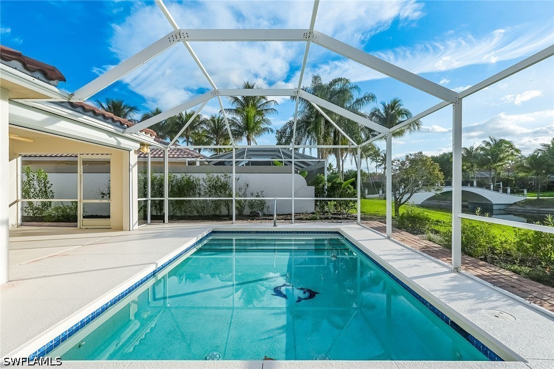 2 Bed Pool Home for Sale in Island Walk, photo 18