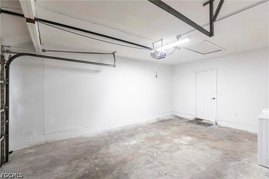 2 Bed SingleFamilyResidence for Sale in Cape Coral, photo 18