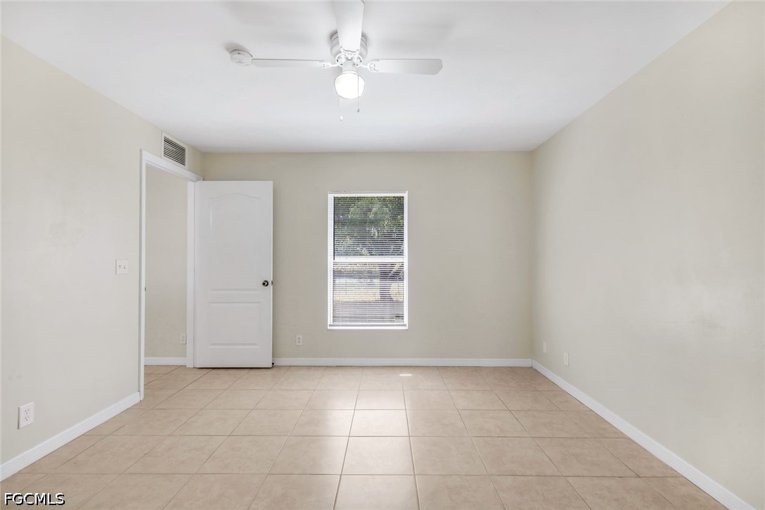3 Bed SingleFamilyResidence for Sale in Cape Coral, photo 18