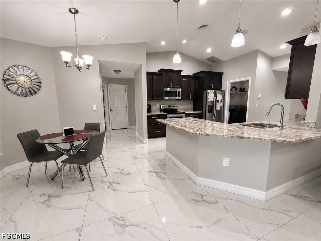 4 Bed SingleFamilyResidence for Sale in Lehigh Acres, photo 18