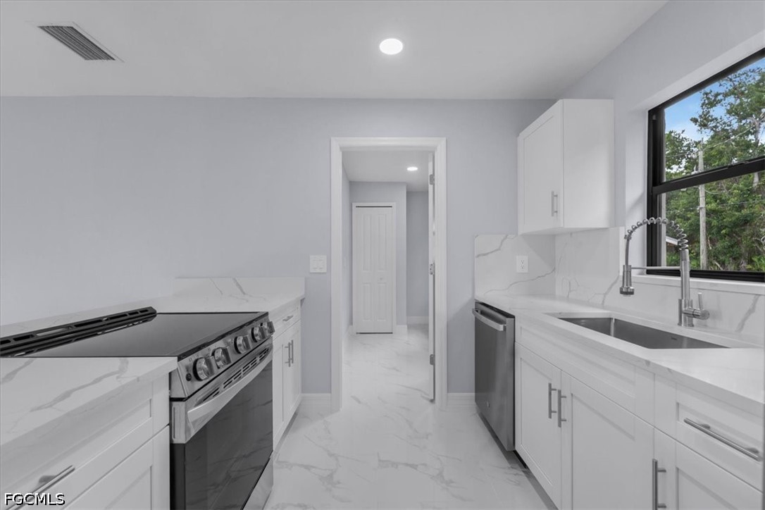 3 Bed SingleFamilyResidence for Sale in Fort Myers, photo 18