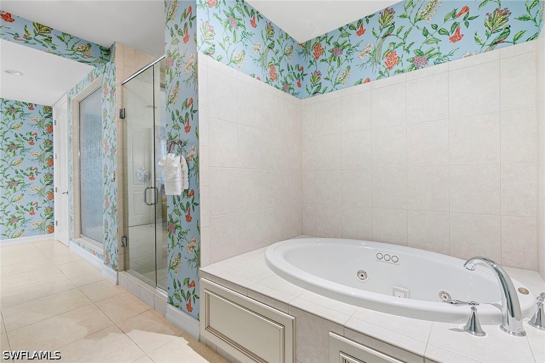 2 Bed Condominium for Sale in Naples, photo 18
