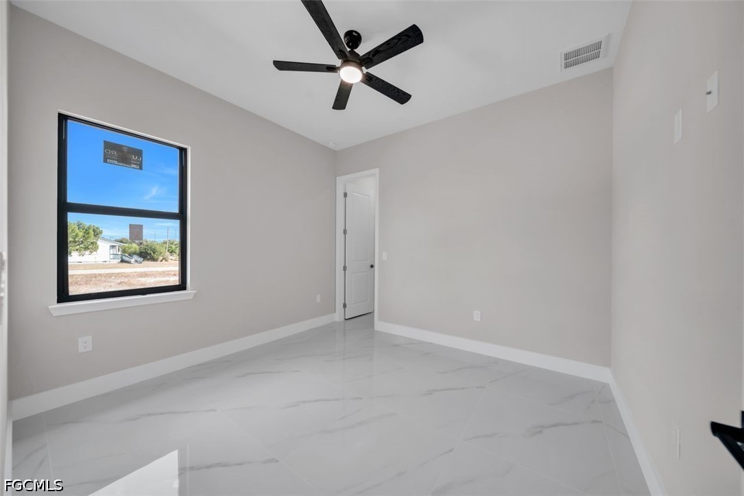 3 Bed SingleFamilyResidence for Sale in Lehigh Acres, photo 18