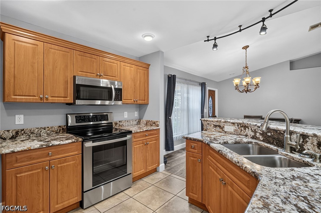3 Bed Waterfront Home for Sale in Lehigh Acres, photo 18