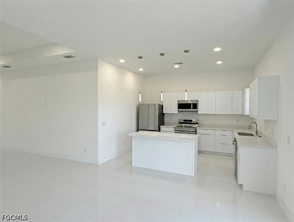 4 Bed SingleFamilyResidence for Sale in Cape Coral, photo 18