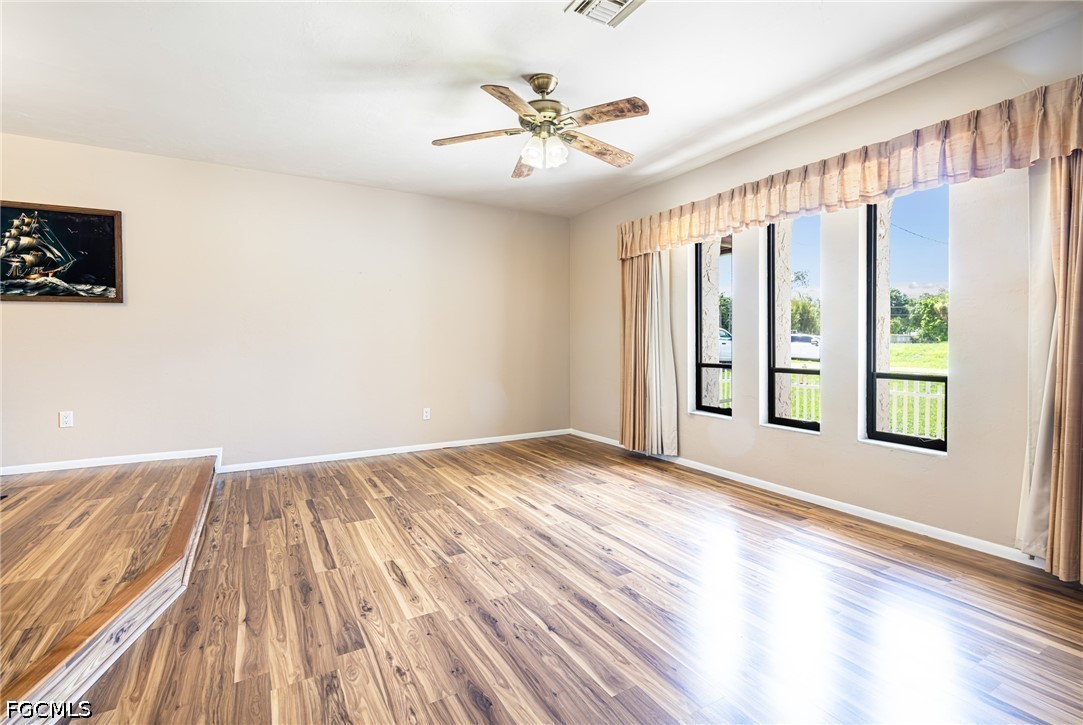 2 Bed SingleFamilyResidence for Sale in Fort Myers, photo 18