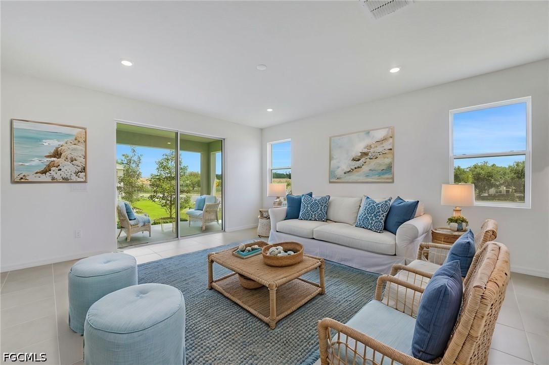 4 Bed SingleFamilyResidence for Sale in Turnleaf, photo 18