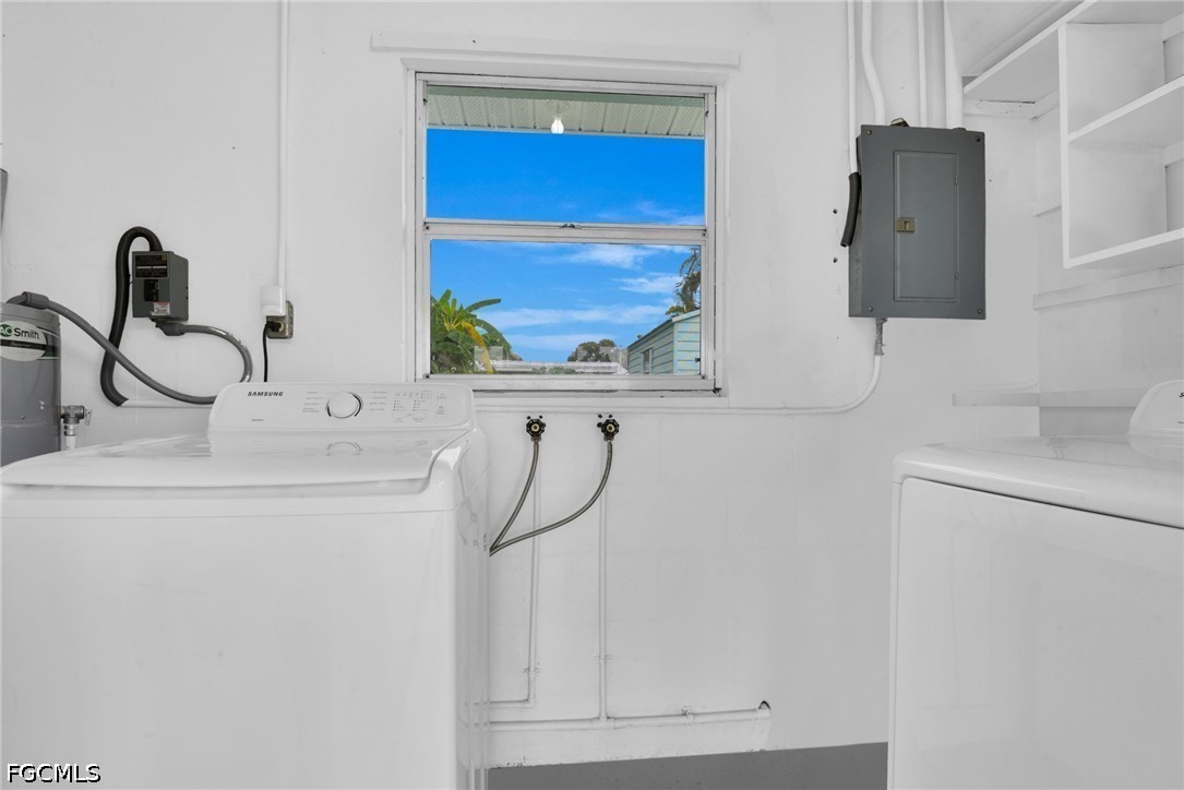 2 Bed SingleFamilyResidence for Sale in Mcgregor Groves, FL — photo 18