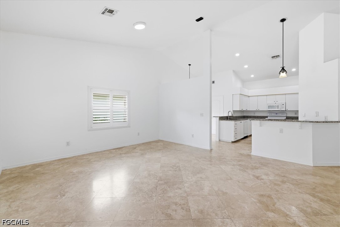 3 Bed SingleFamilyResidence for Sale in Fort Myers, FL — photo 18