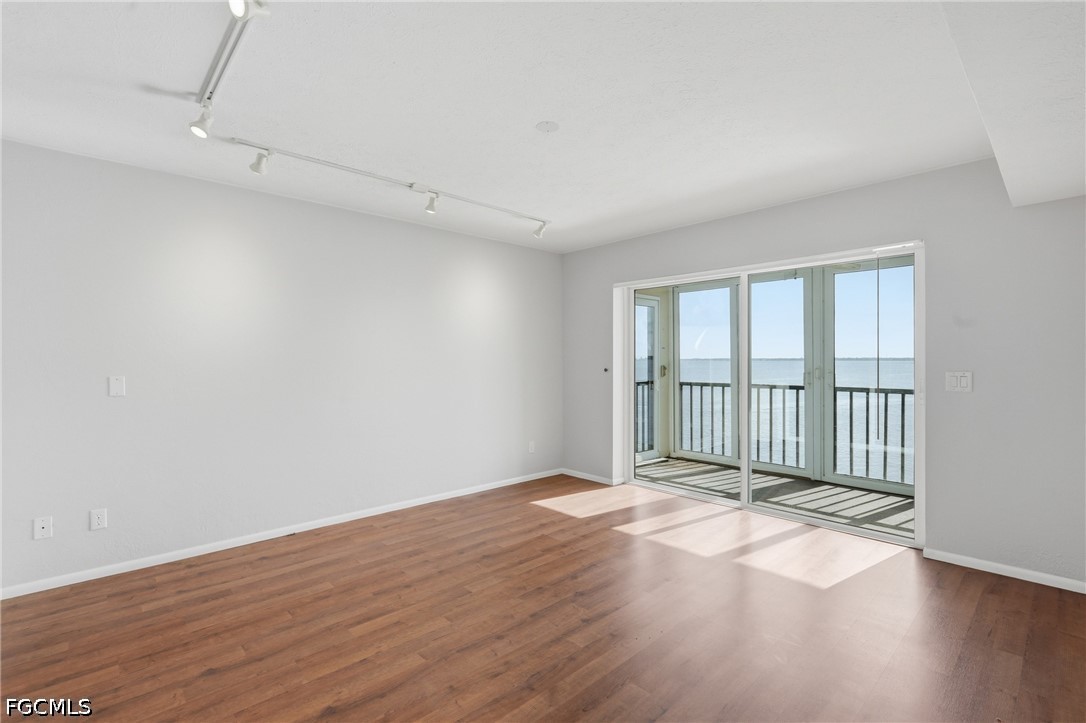 2 Bed Waterfront Home for Sale in Rivers Condo, FL, $320,000 — photo 18