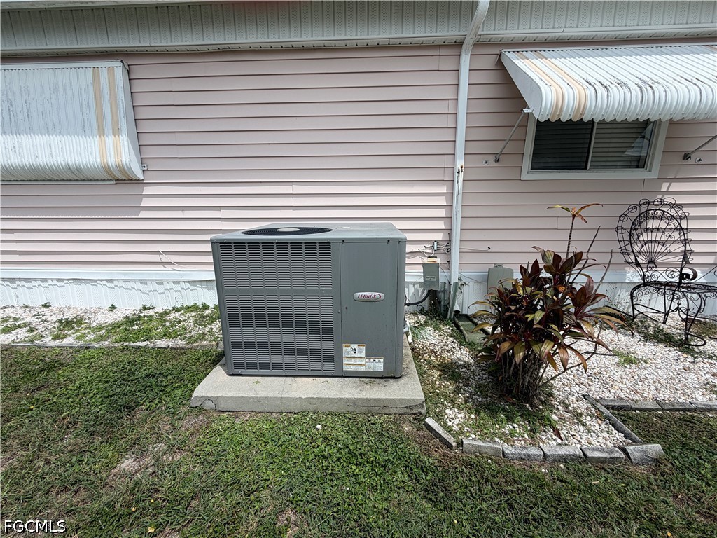 2 Bed ManufacturedHome for Sale in Carriage Village, FL — photo 18