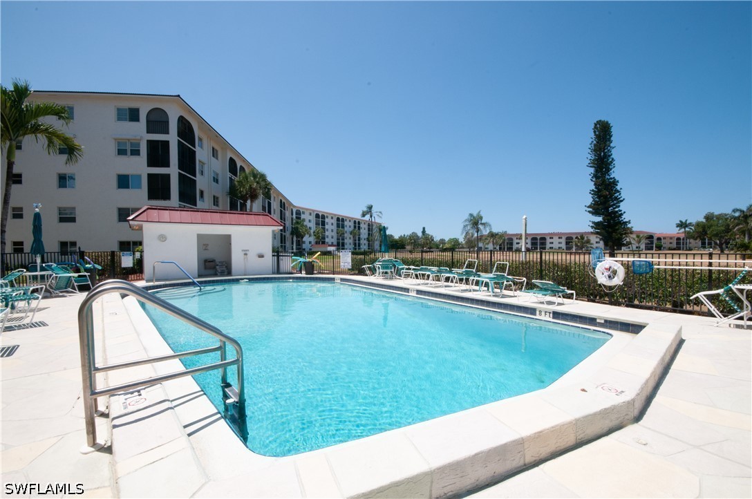 2 Bed Condominium for Sale in Naples, FL, $378,000 — photo 18