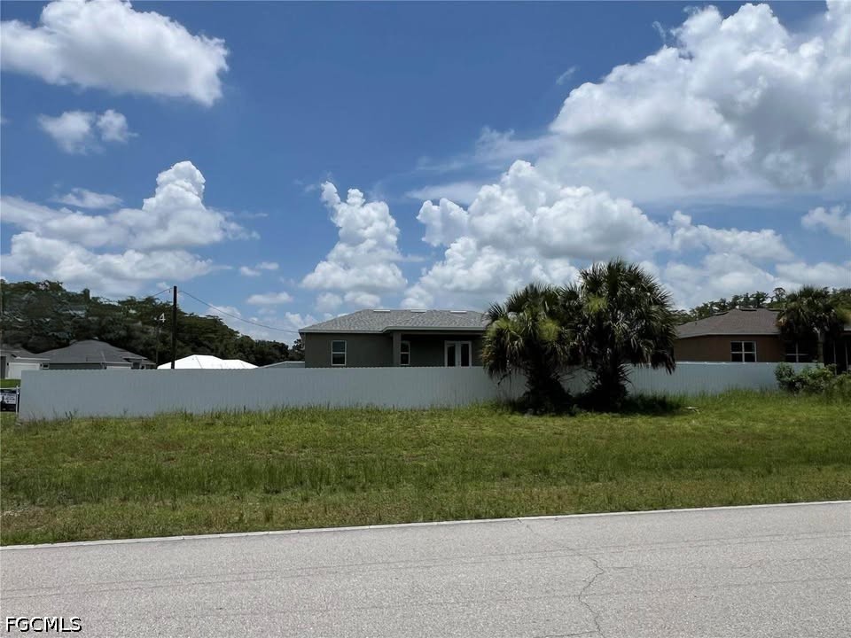 3 Bed SingleFamilyResidence for Sale in Labelle, FL, $2,400 — photo 18