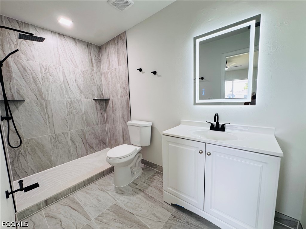 3 Bed SingleFamilyResidence for Sale in Mirror Lakes, FL — photo 18