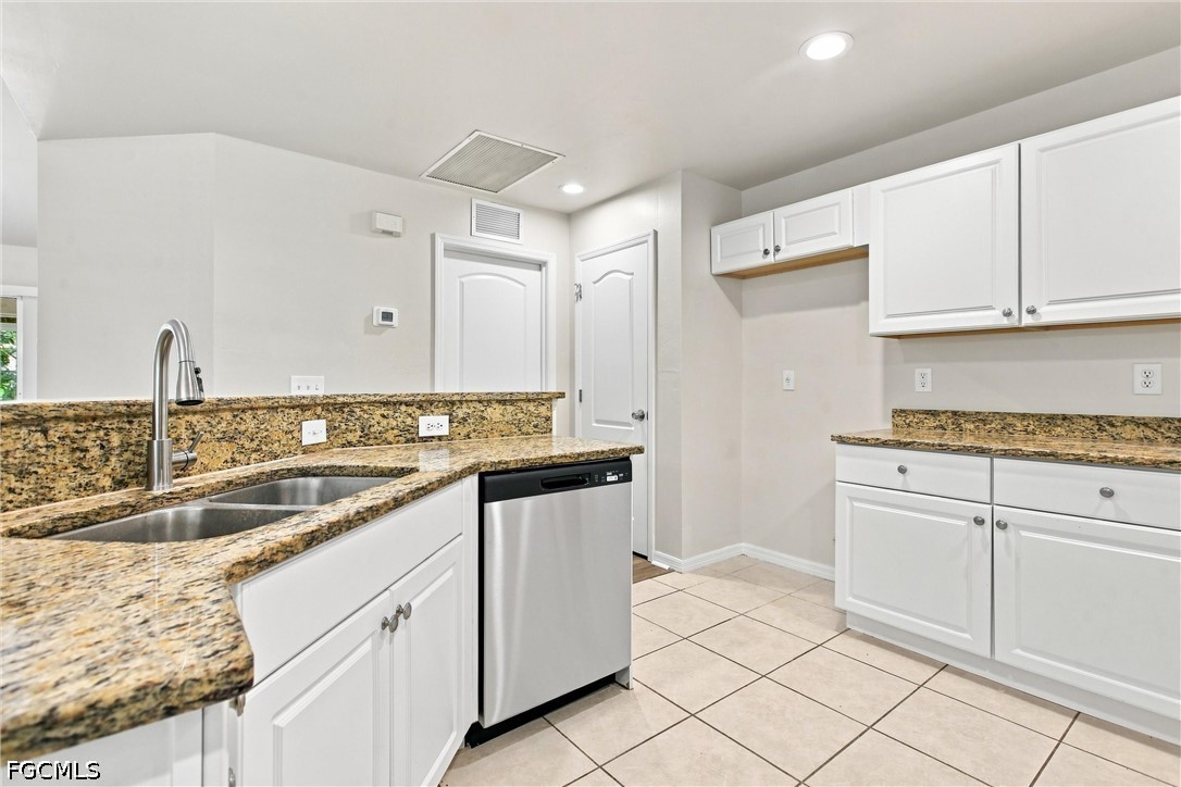 3 Bed SingleFamilyResidence for Sale in Mirror Lakes, FL — photo 18