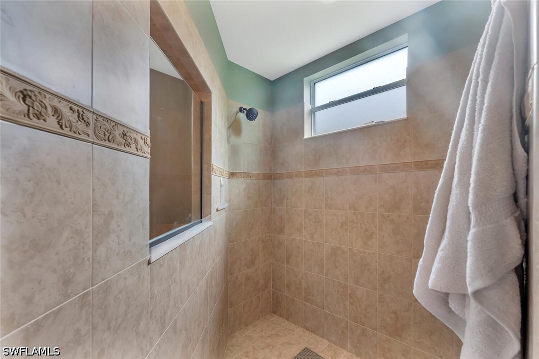5 Bed Pool Home for Sale in Bella Terra, FL, $4,750 — photo 18